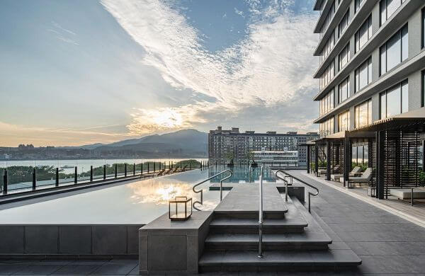 Four Points by Sheraton Taipei Bali泳池